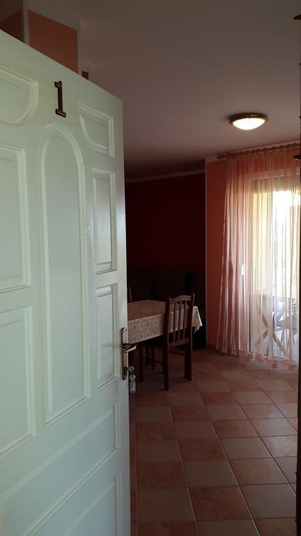 Apartment Antolkovic Pakoštane Стая снимка